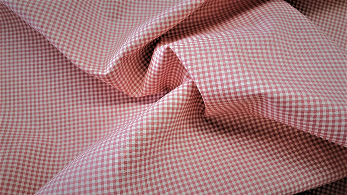 Discount Fabric DRAPERY Dark Pink & Ivory Check